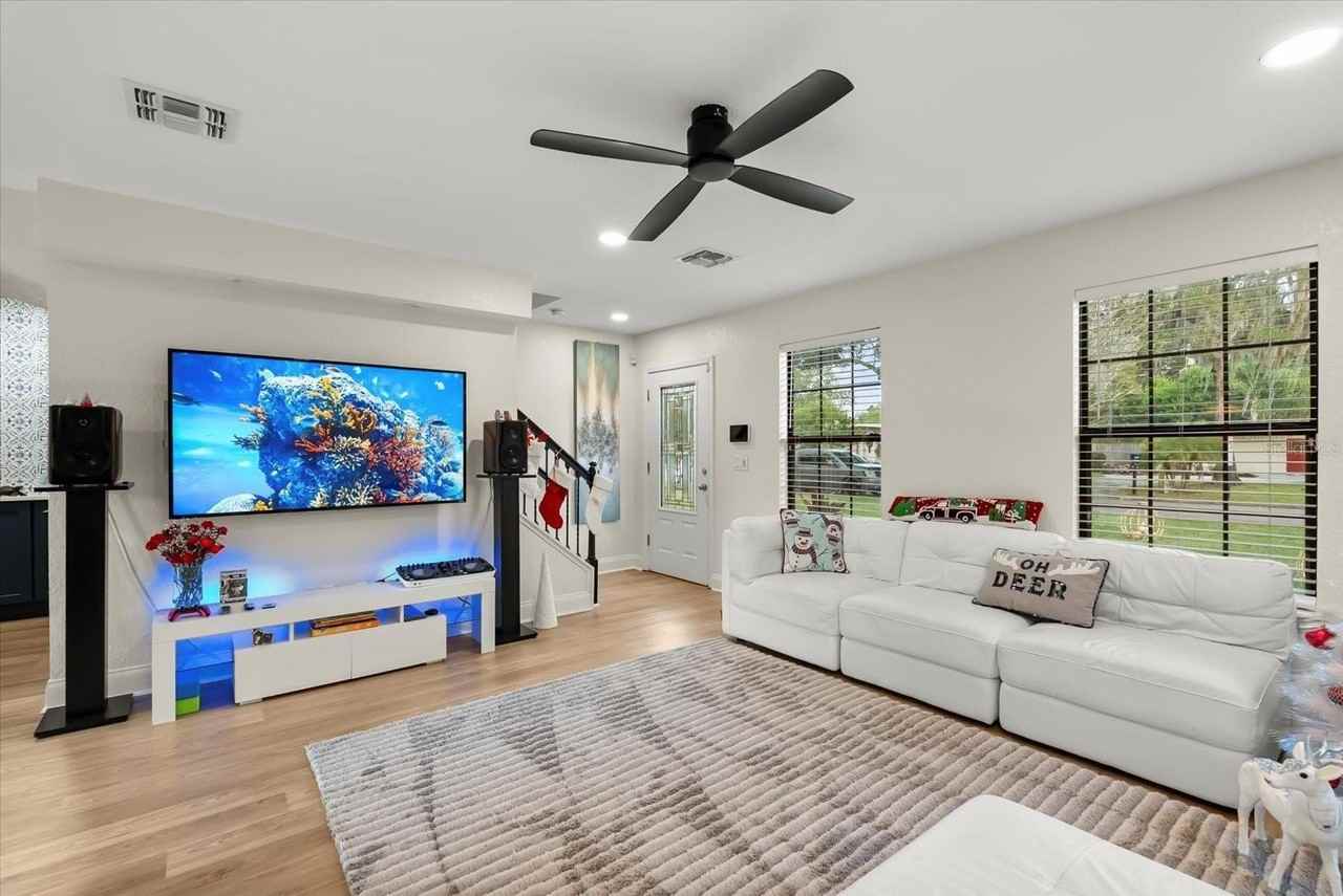 3622 Devonswood Dr - Photo 4 of 33