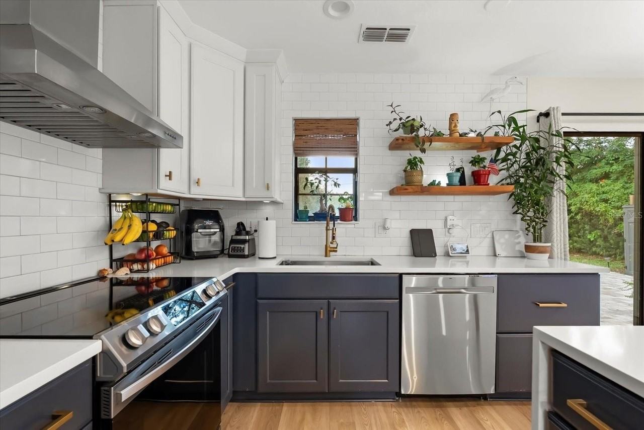 3622 Devonswood Dr - Photo 7 of 33