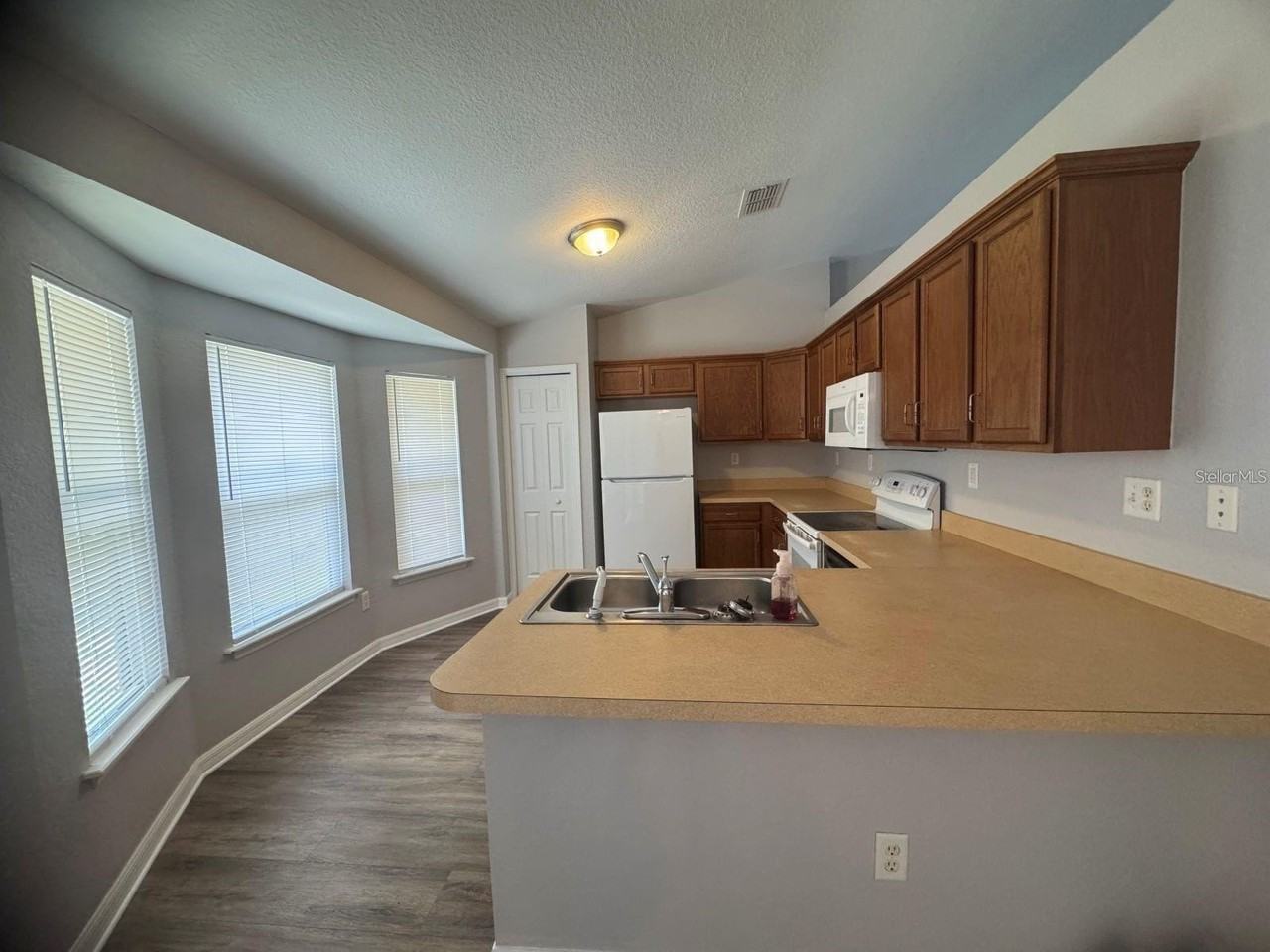 4077 Sw 131st Place Rd - Photo 4 of 17