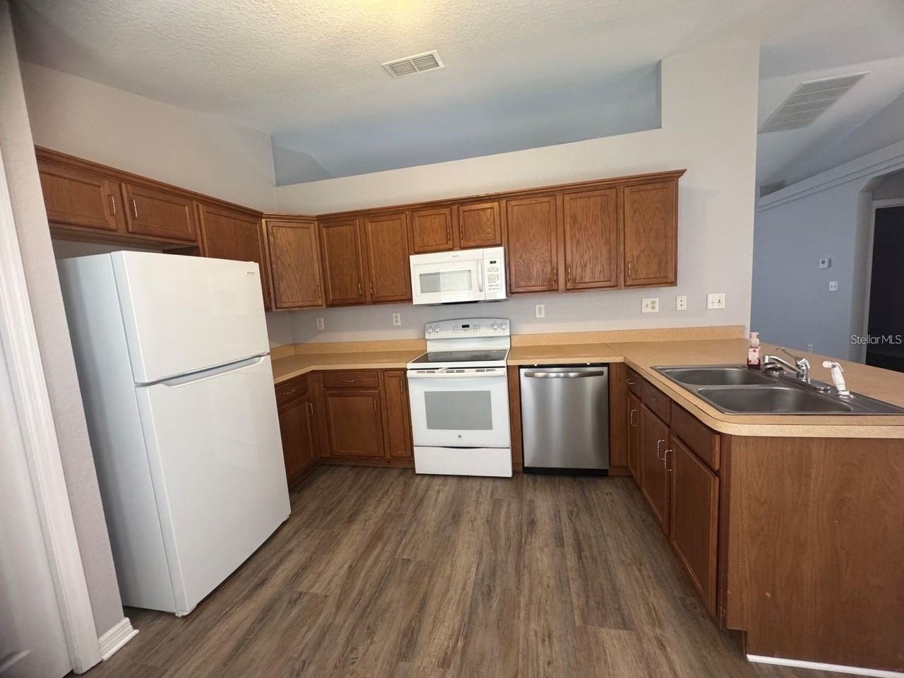 4077 Sw 131st Place Rd - Photo 5 of 17