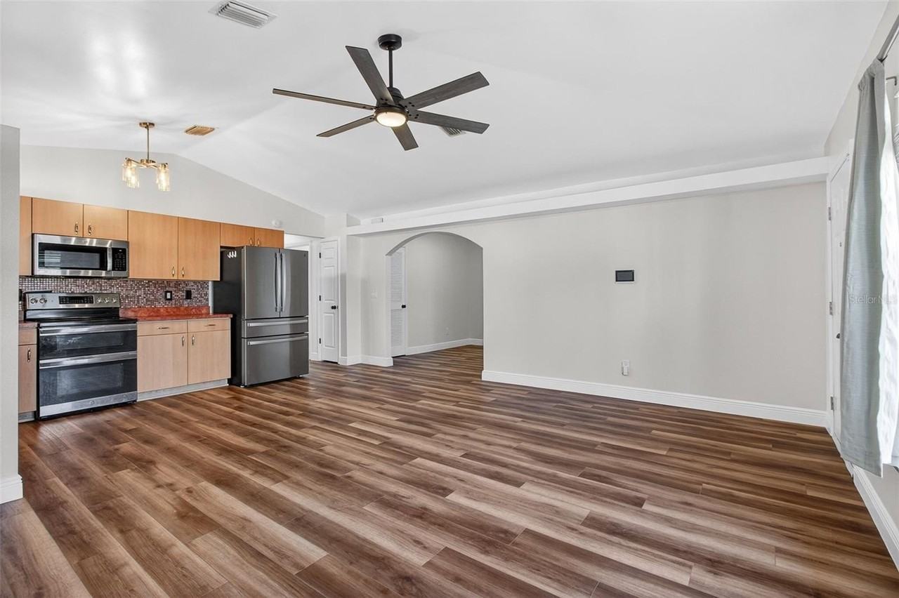 2174 19th Ave Sw - Photo 4 of 31