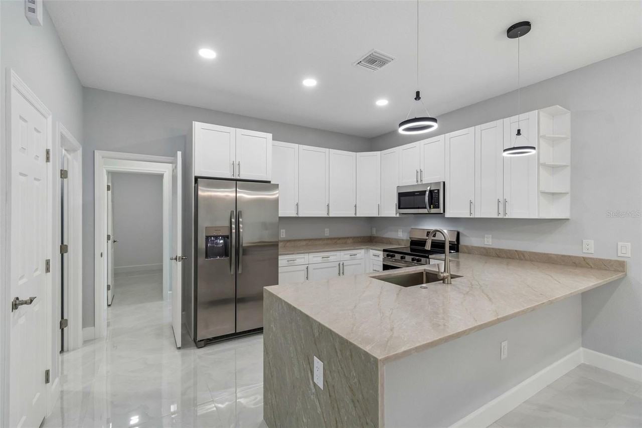 6018 Newmark St - Photo 7 of 26