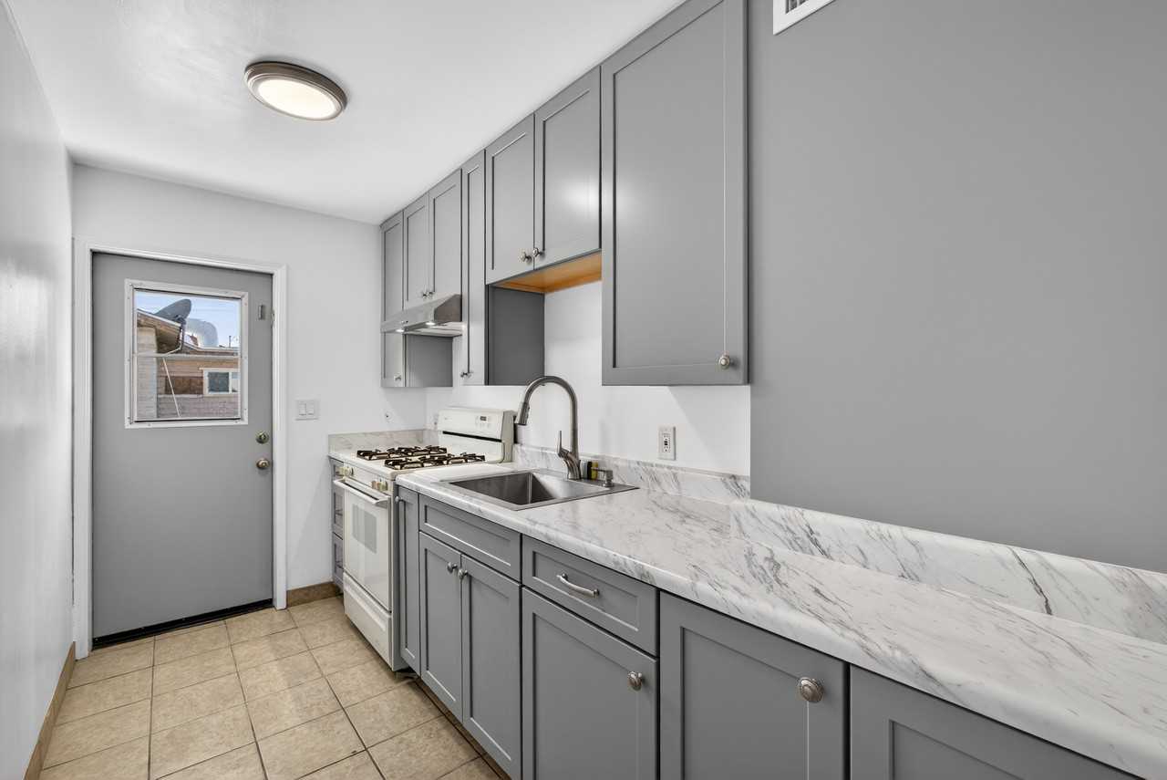 446 South Bellview - Photo 7 of 20