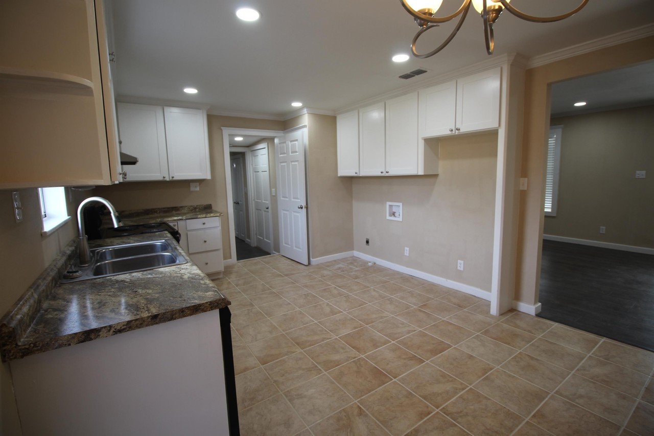 449 Cherry Creek Ln #1 - Photo 4 of 16