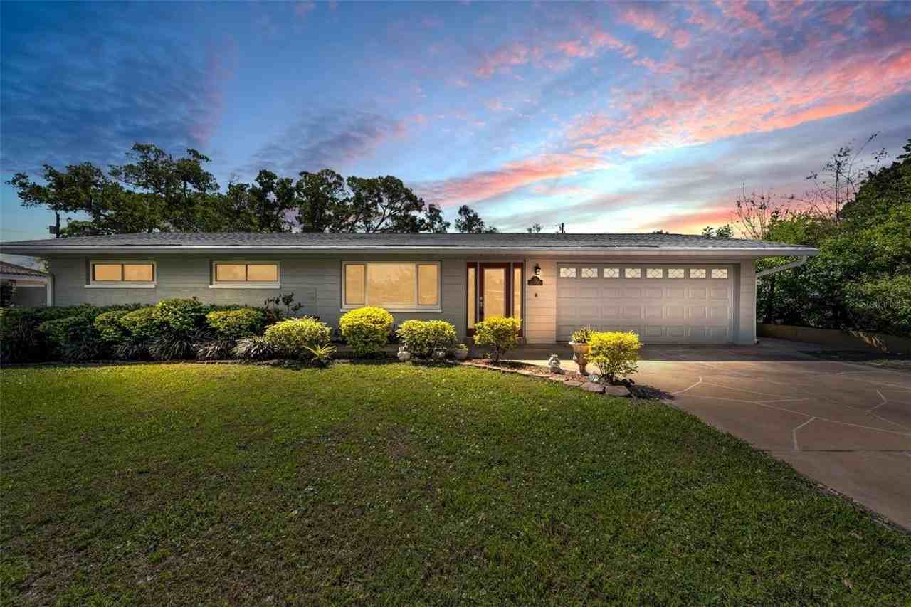 11490 84th Ave - Photo 2 of 28