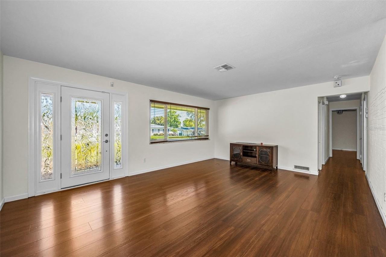 11490 84th Ave - Photo 6 of 28