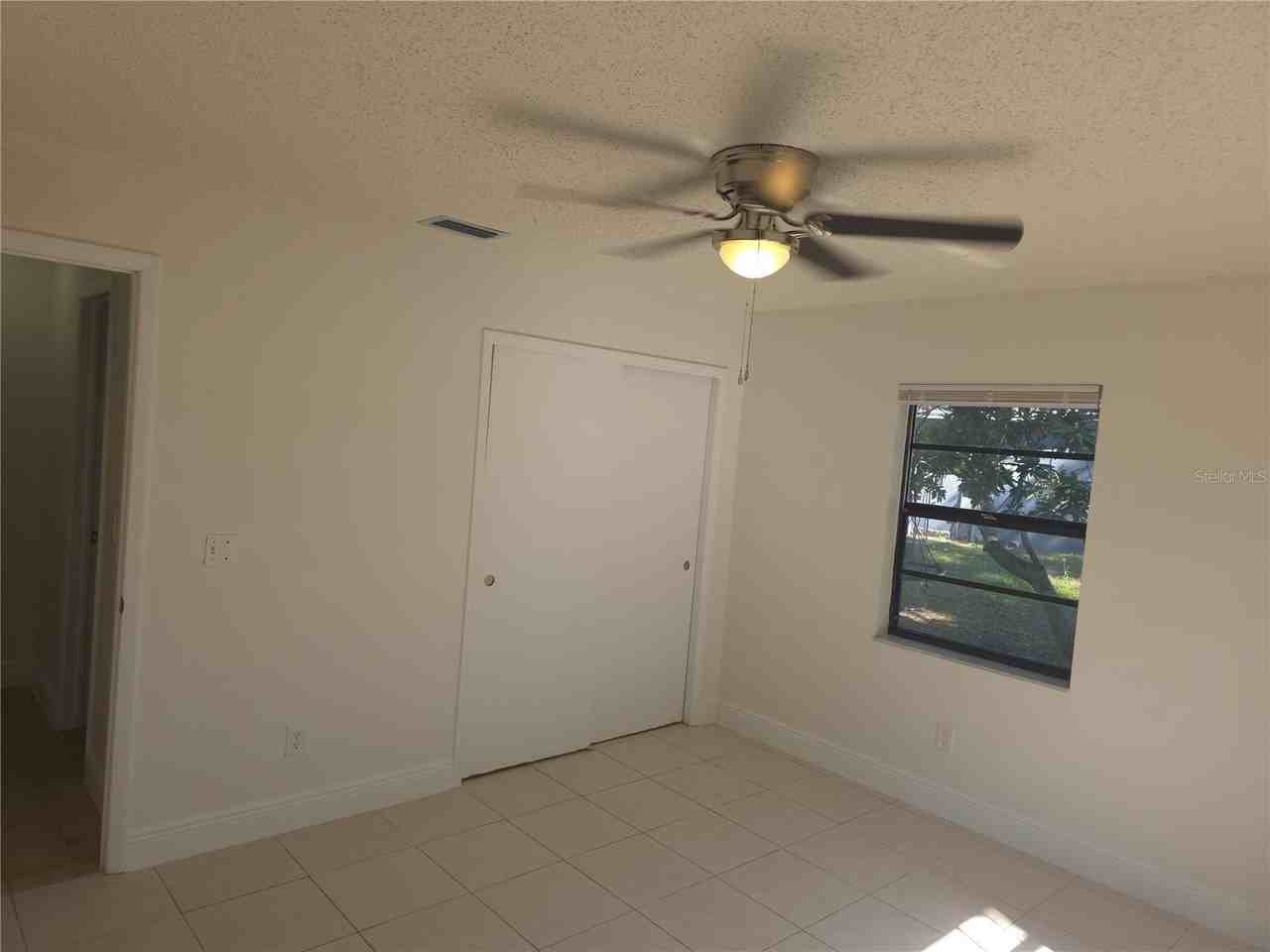 10410 N Ojus Dr - Photo 6 of 25