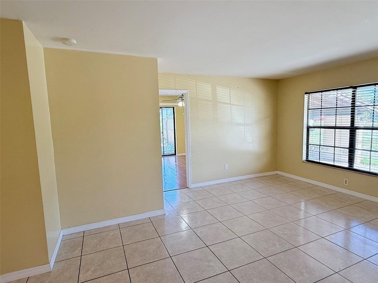 1219 Julian Lane Dr - Photo 4 of 44