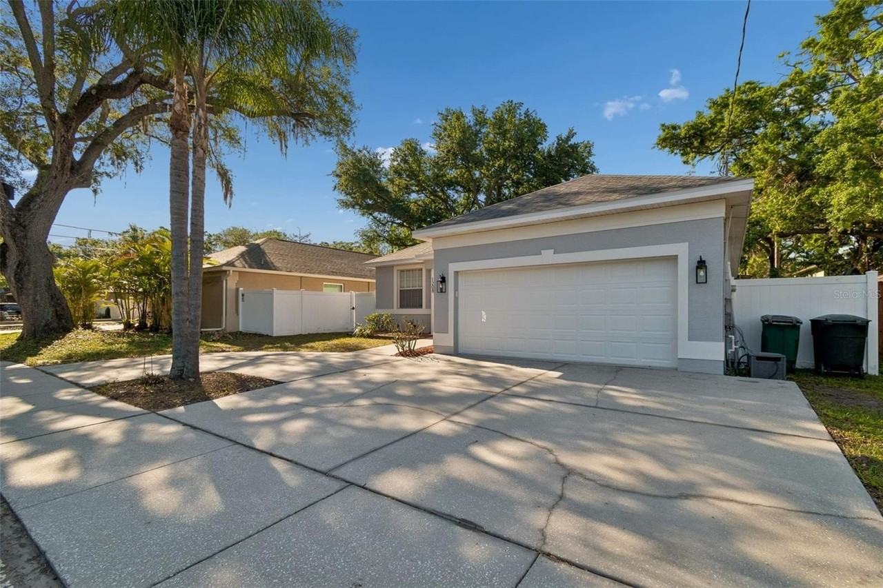 1208 Dr M L King Jr St N - Photo 5 of 50