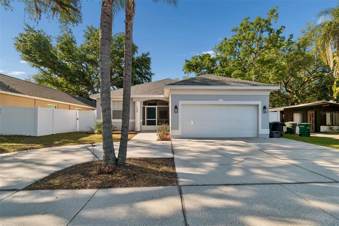 1208 Dr M L King Jr St N - Photo 6 of 50