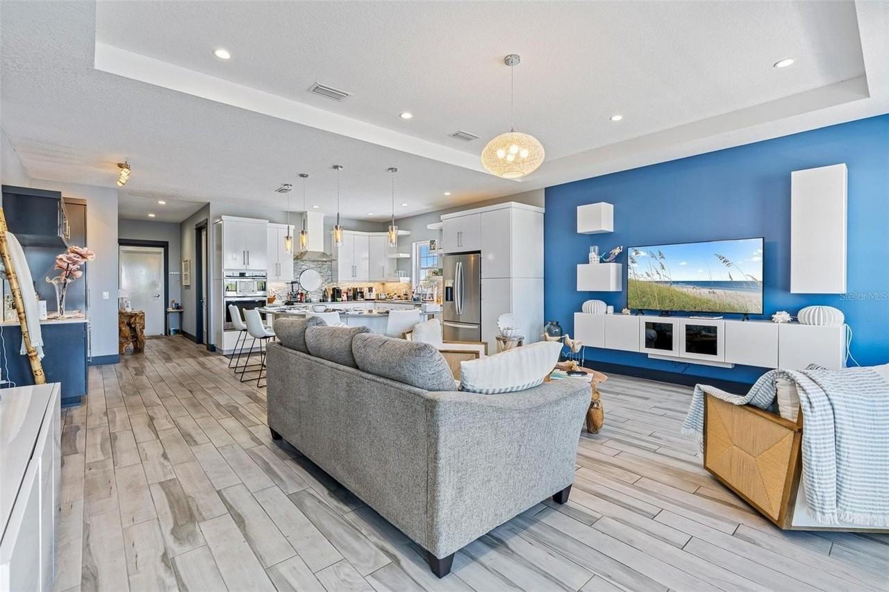 701 E 3rd Ave #PH - Photo 7 of 35