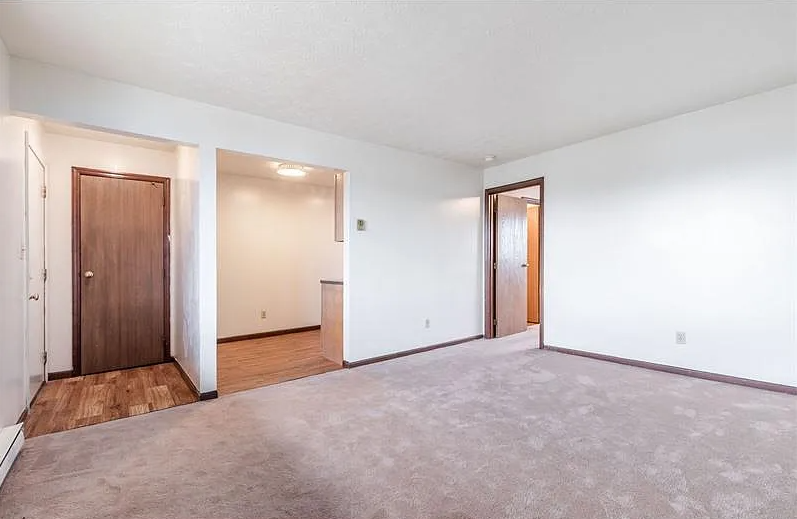 661 Kingsford Rd #661-2D - Photo 3 of 7