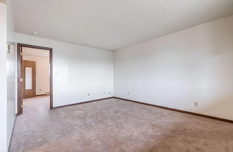 661 Kingsford Rd #661-2D - Photo 5 of 7