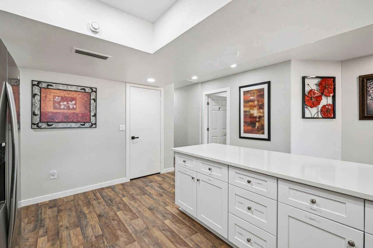 W Beryl Ave - Photo 6 of 15