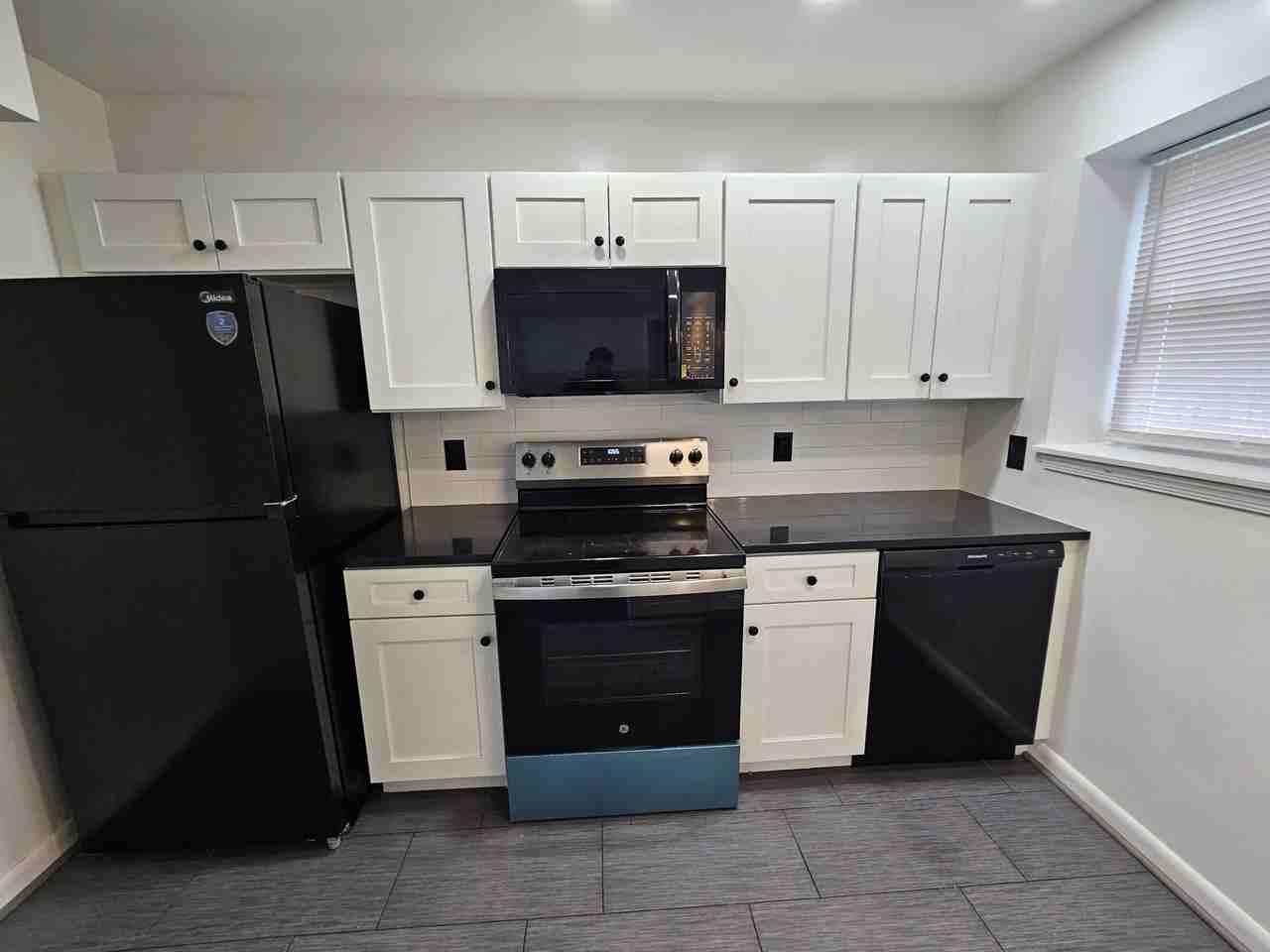 E Jeffrey St - Photo 3 of 19