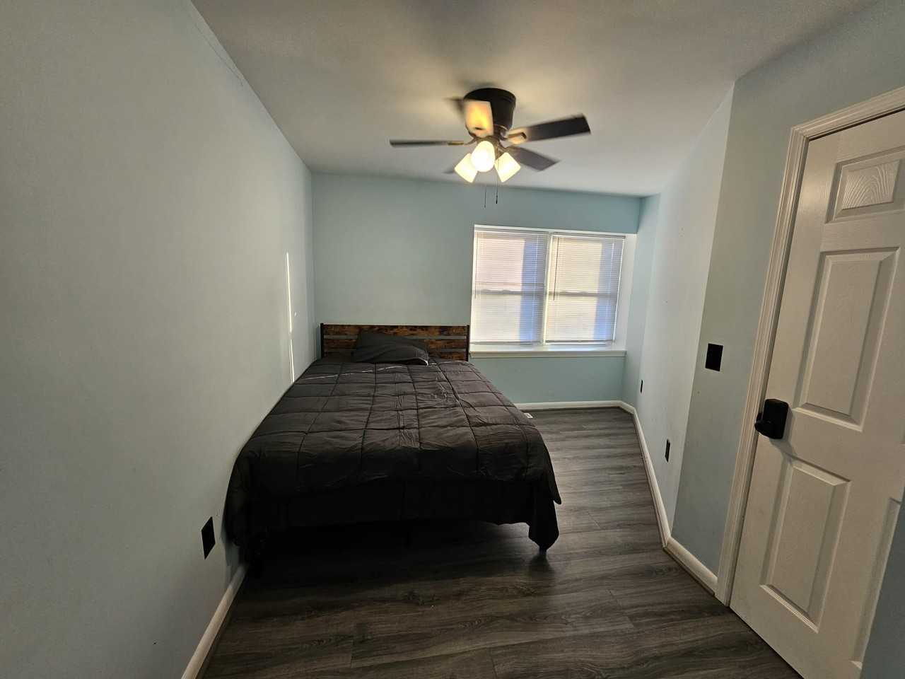 E Jeffrey St - Photo 5 of 7