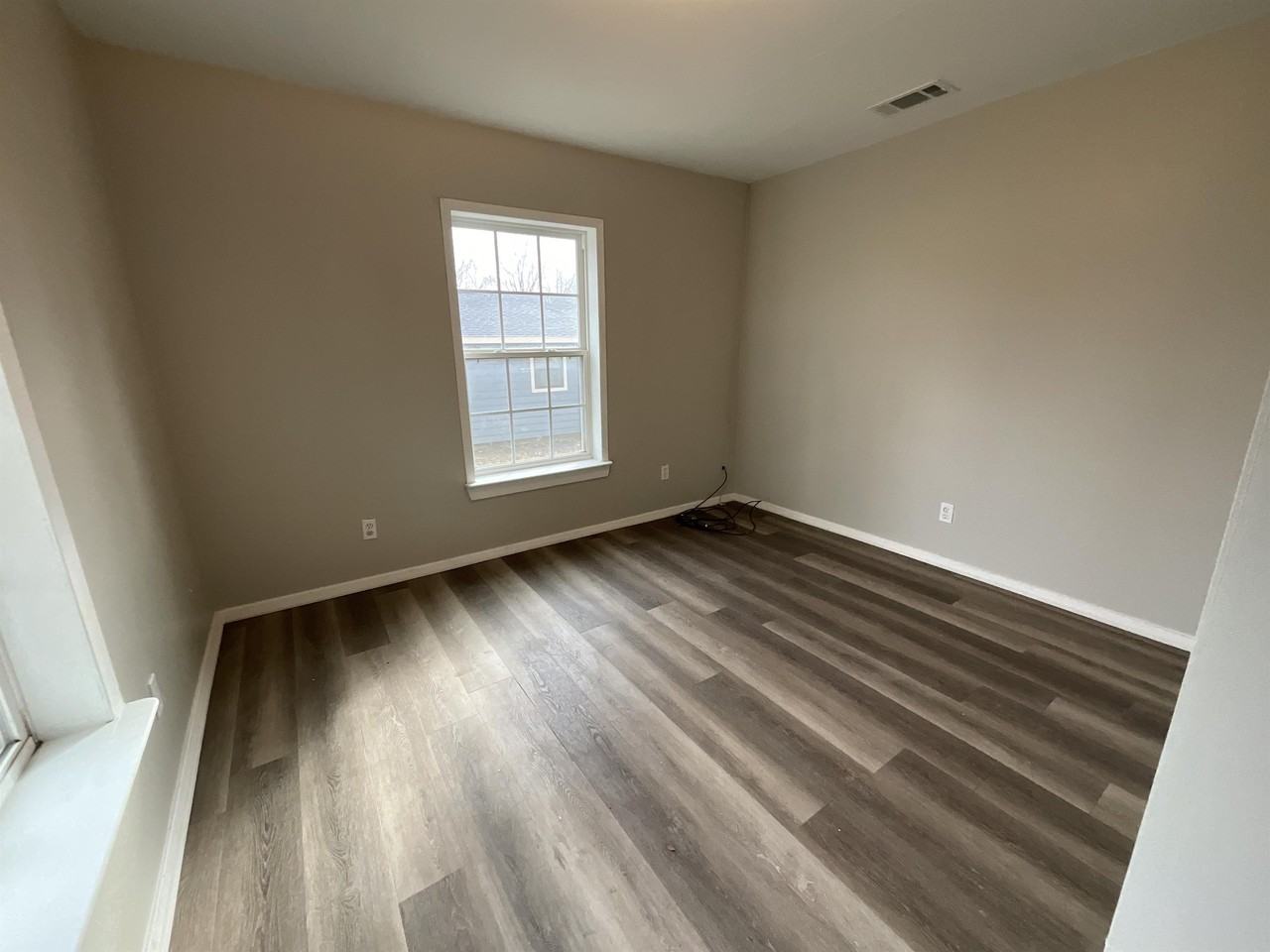 405 Beard St #1 - Photo 2 of 25