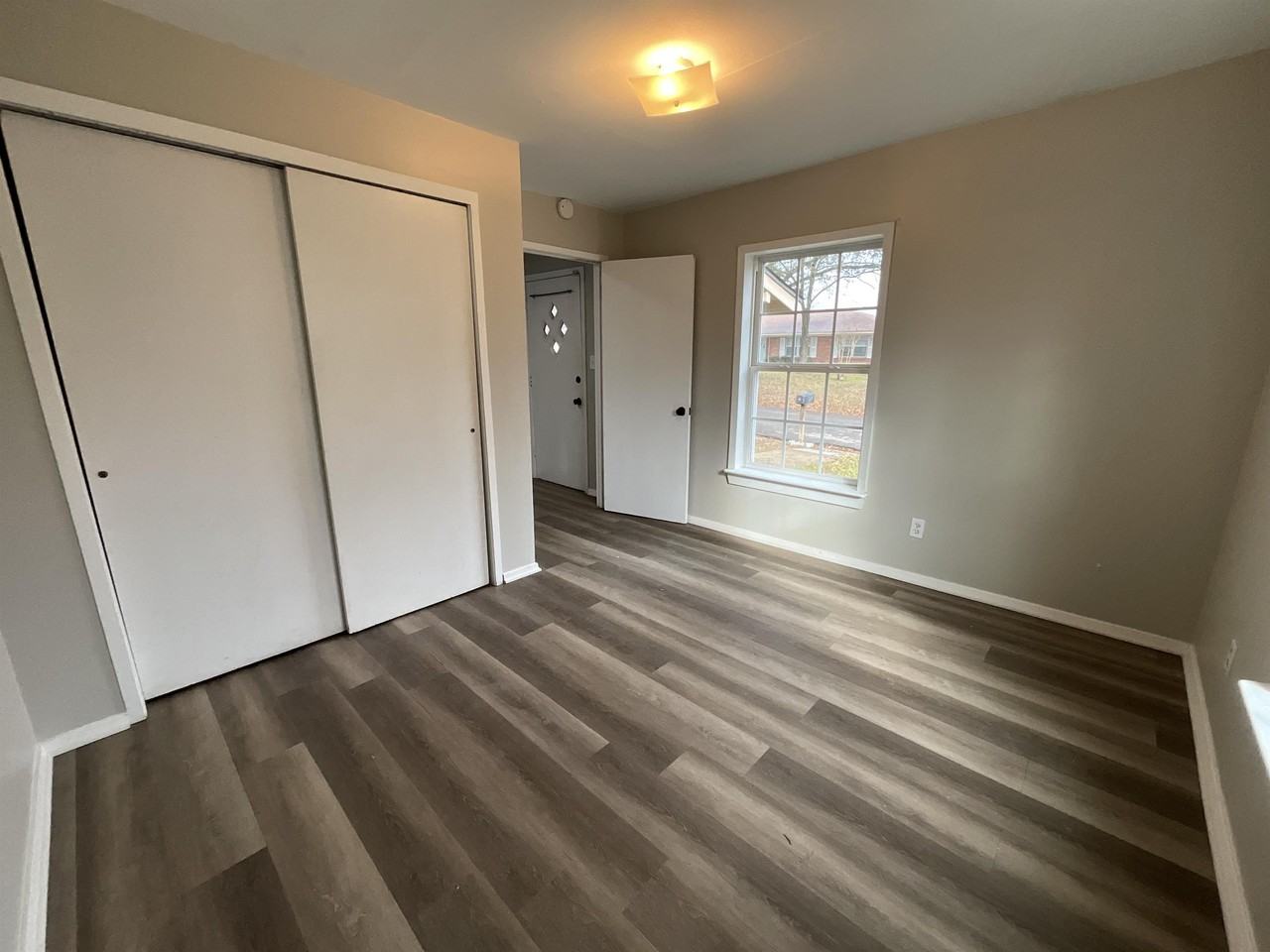 405 Beard St #1 - Photo 3 of 25