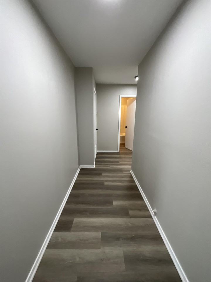 405 Beard St #1 - Photo 4 of 25