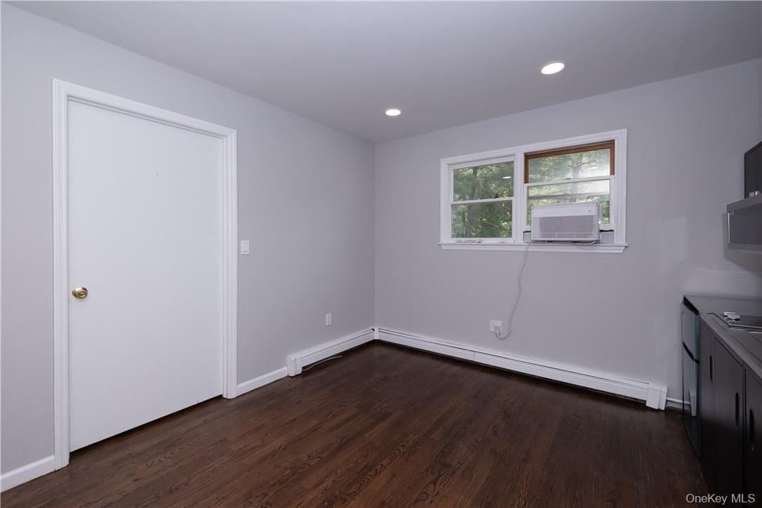 142 E Sunnyside Lane unit: Side Entry - Photo 4 of 9