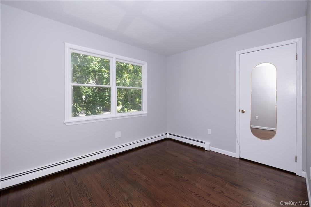 142 E Sunnyside Lane unit: Side Entry - Photo 5 of 9