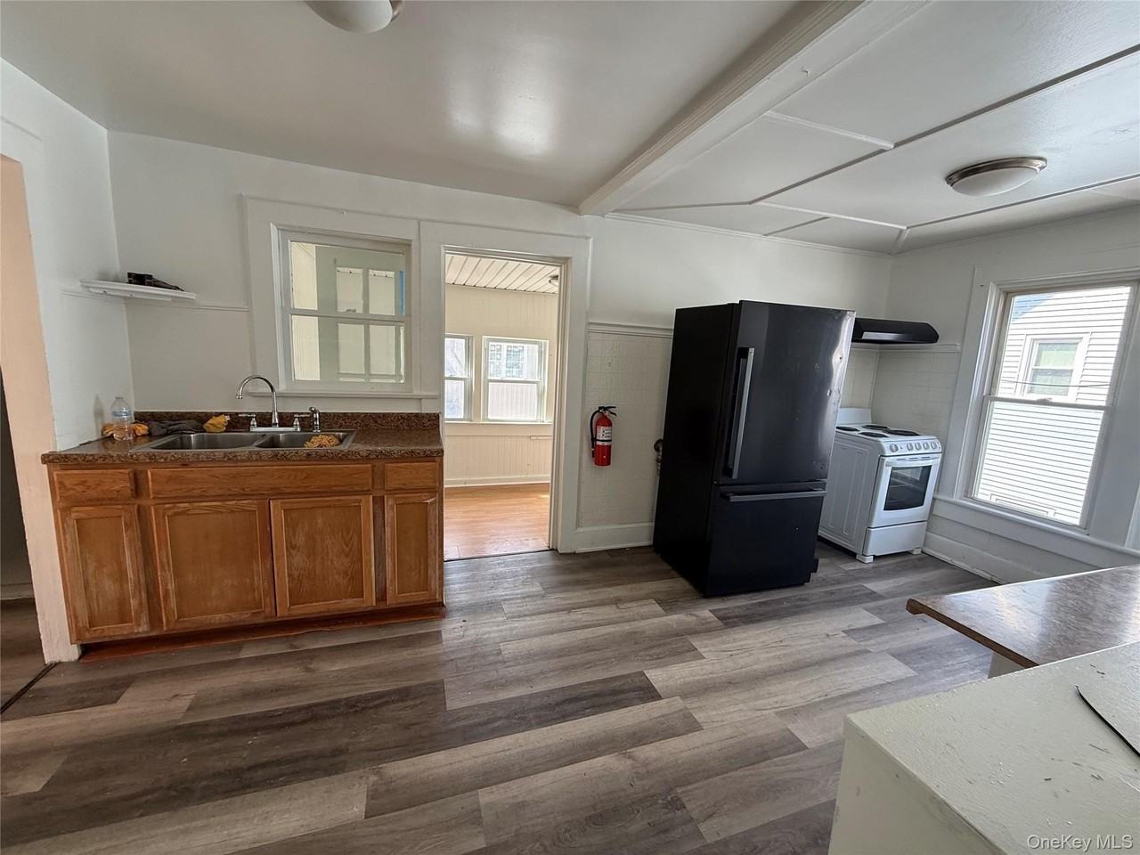 11 Knapp Ave Apt 2 - Photo 5 of 14