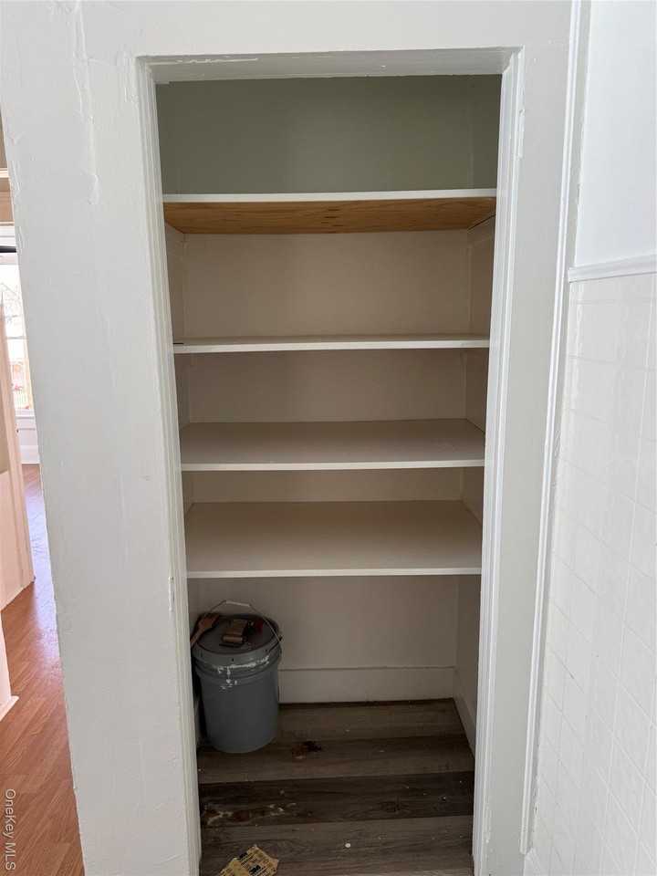 11 Knapp Ave Apt 2 - Photo 7 of 14