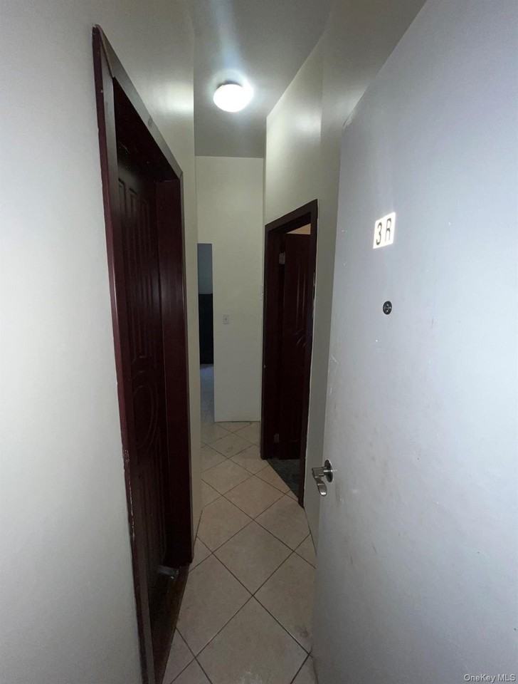 50 Main St Apt 3r - Photo 3 of 21