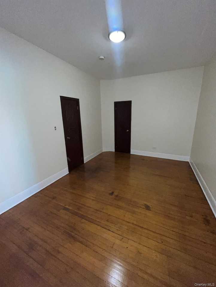 50 Main St Apt 3r - Photo 5 of 21