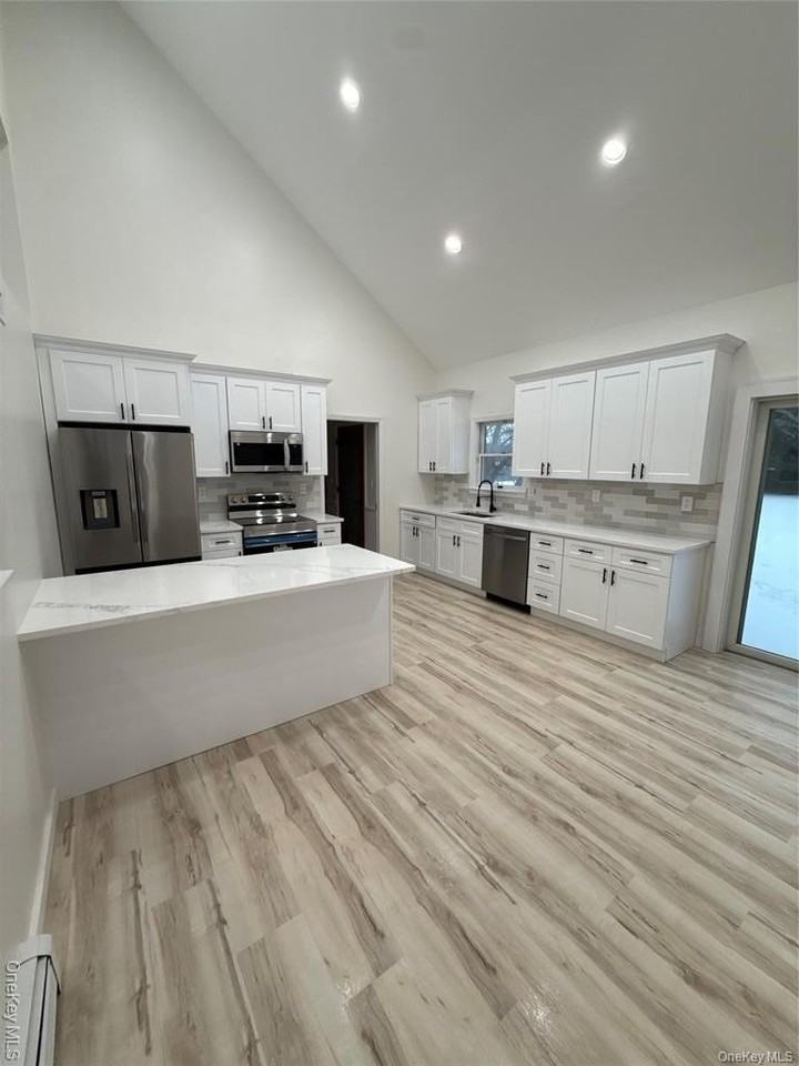 24 Kimberly Ct - Photo 7 of 27