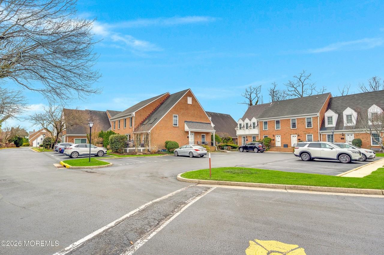 51 Wyckham Rd - Photo 3 of 35