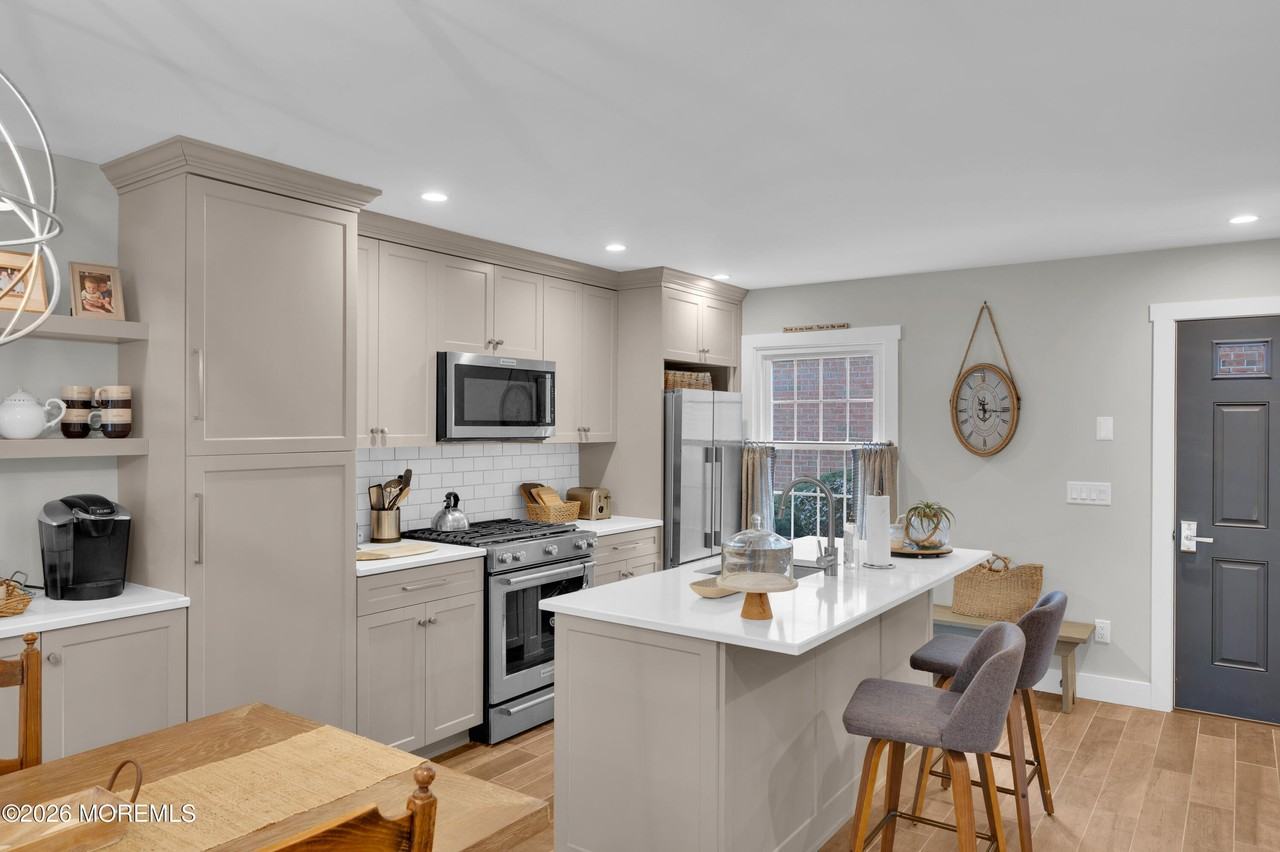 51 Wyckham Rd - Photo 5 of 35