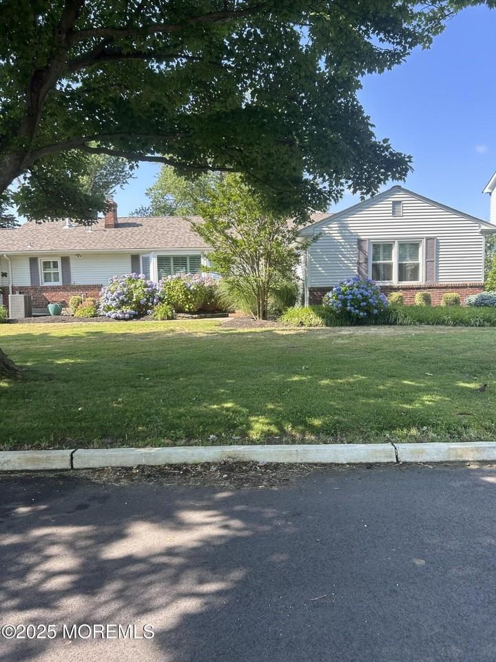 12 Lori Rd - Photo 2 of 13