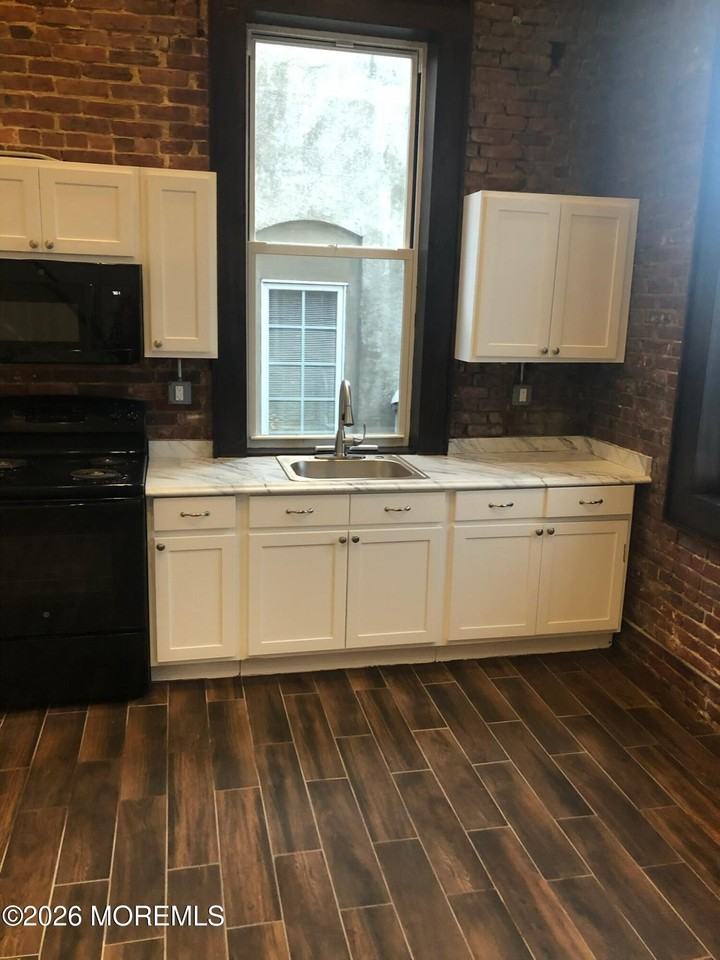 36 W Front St Ste D - Photo 2 of 7