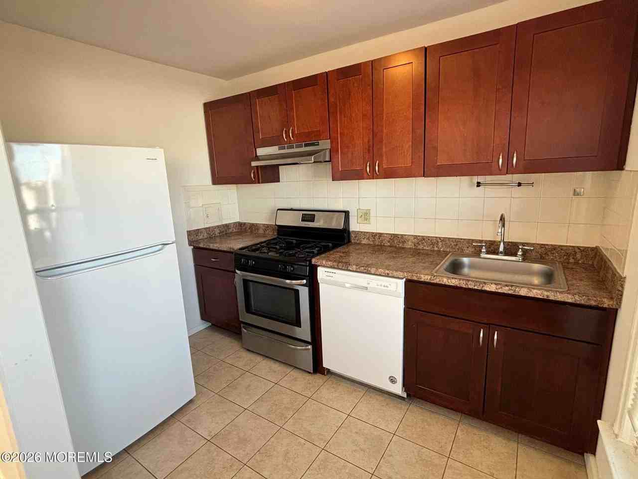 220 Ocean Ave Apt 12 - Photo 5 of 9