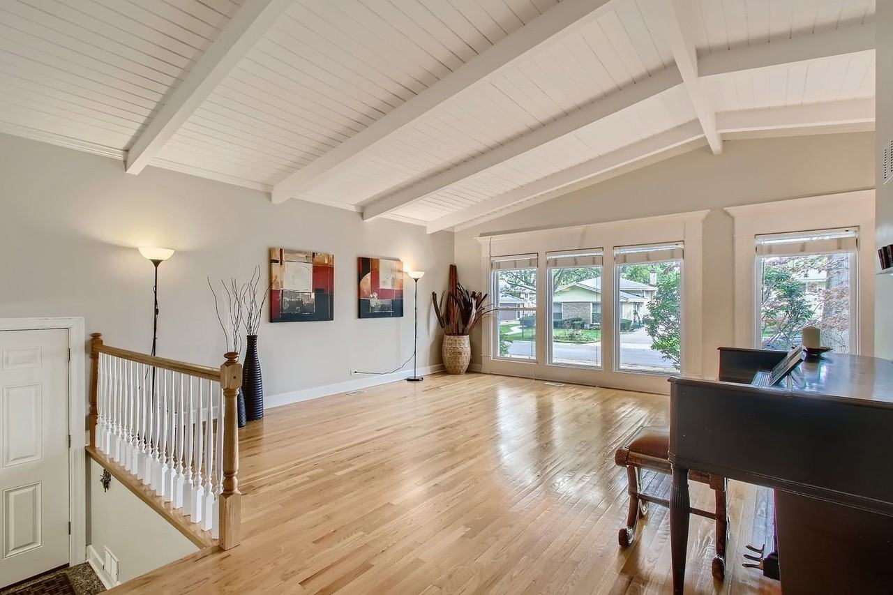 9529 Keystone Ave - Photo 3 of 17