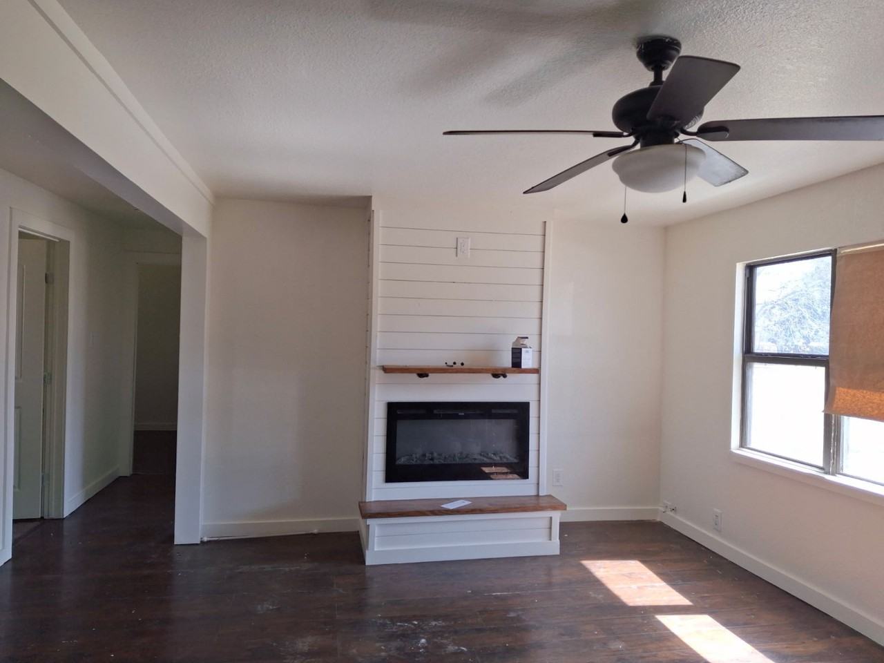 603 E 10th St #1 - Photo 3 of 7