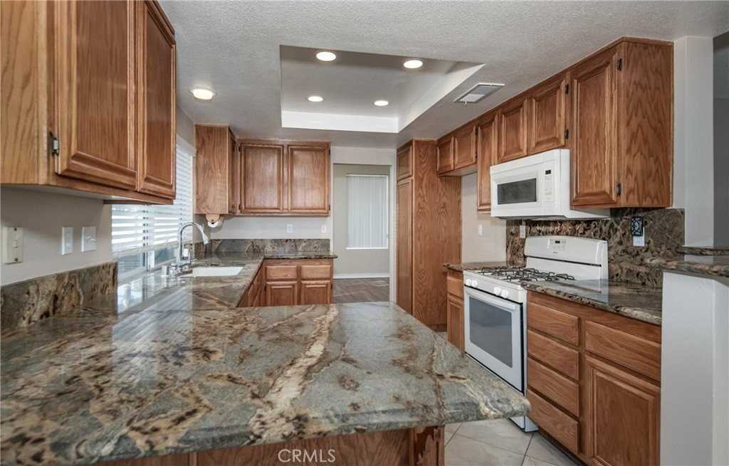 31255 Slate St - Photo 7 of 28