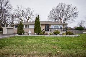 featured image of Meadowacres Drive