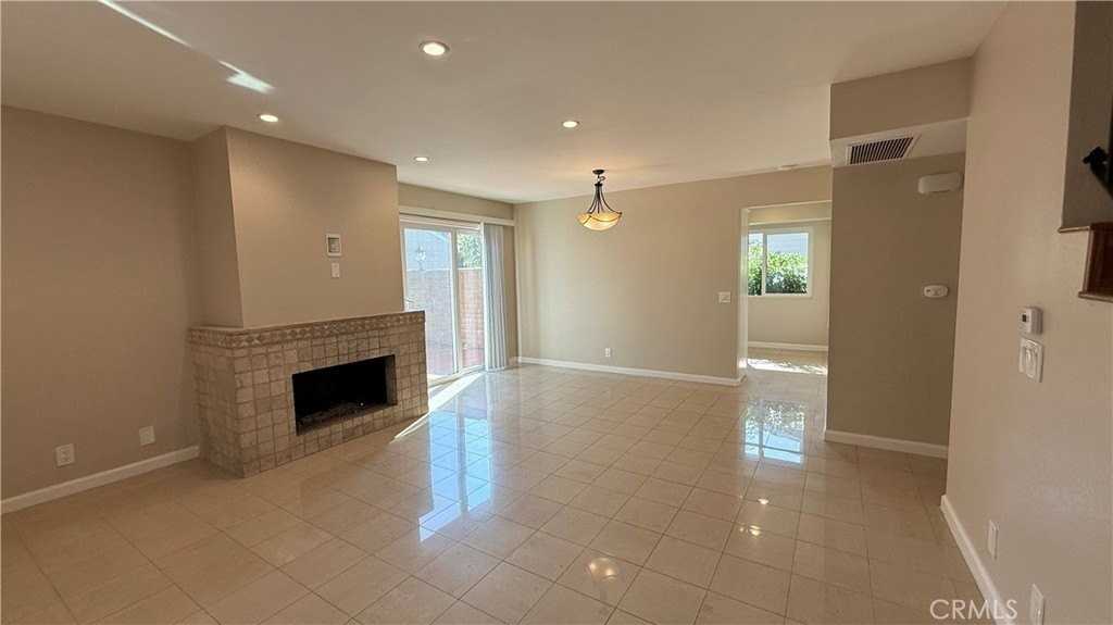 24711 Santa Clara Ave #7 - Photo 5 of 32