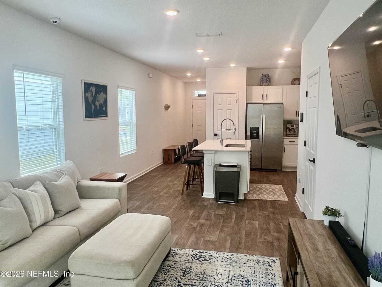 656 Celtic Dr - Photo 5 of 26