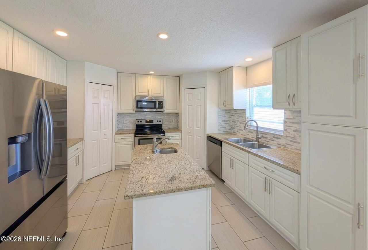 5430 Shady Pine St S - Photo 3 of 15