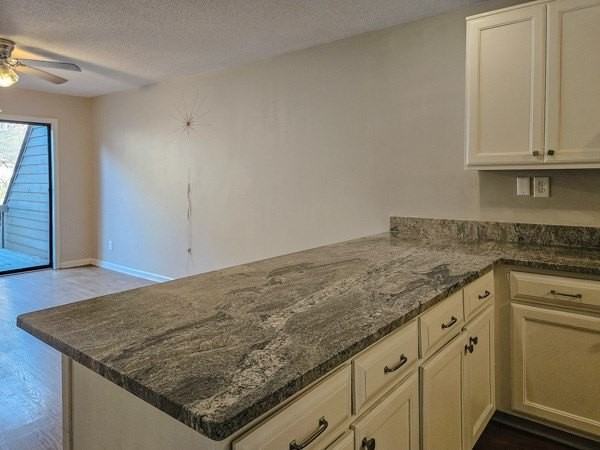 643 Riverside Dr - Photo 5 of 34