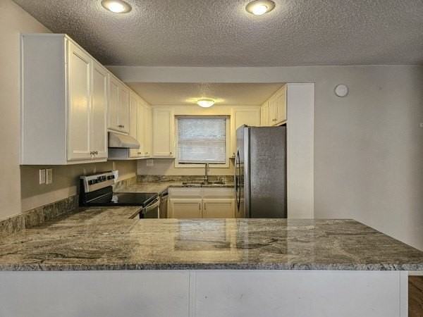 643 Riverside Dr - Photo 6 of 34