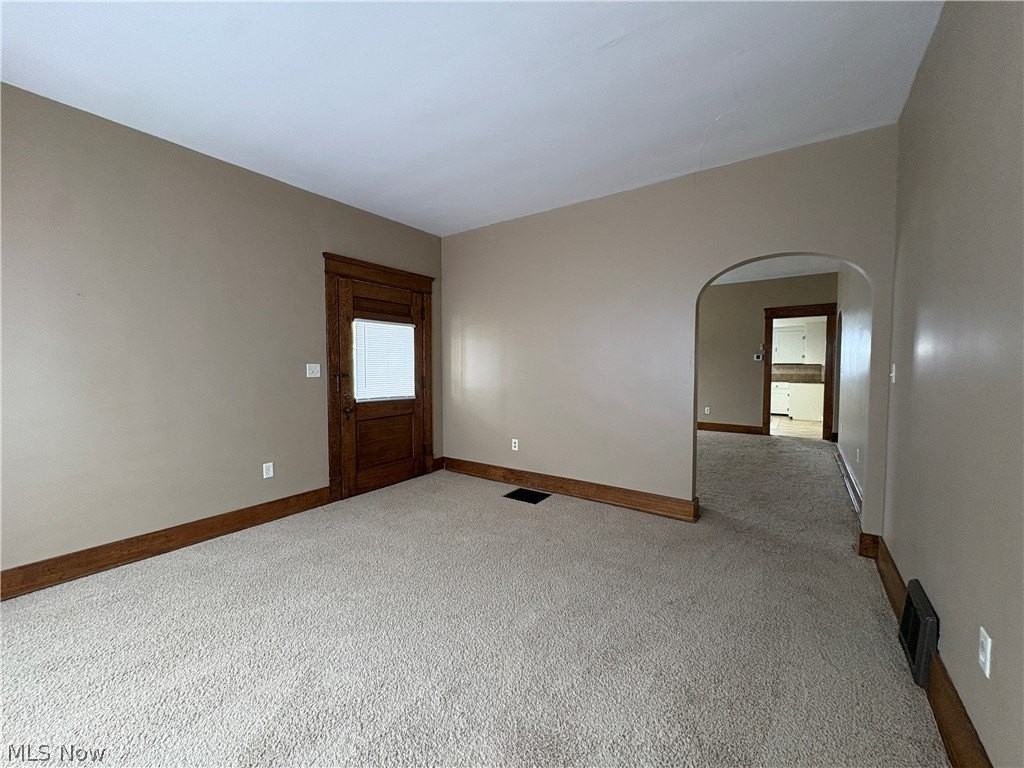 404 3rd St Nw - Photo 3 of 14