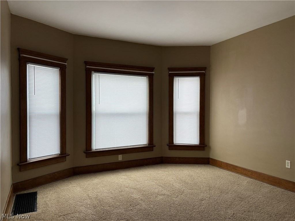 404 3rd St Nw - Photo 4 of 14