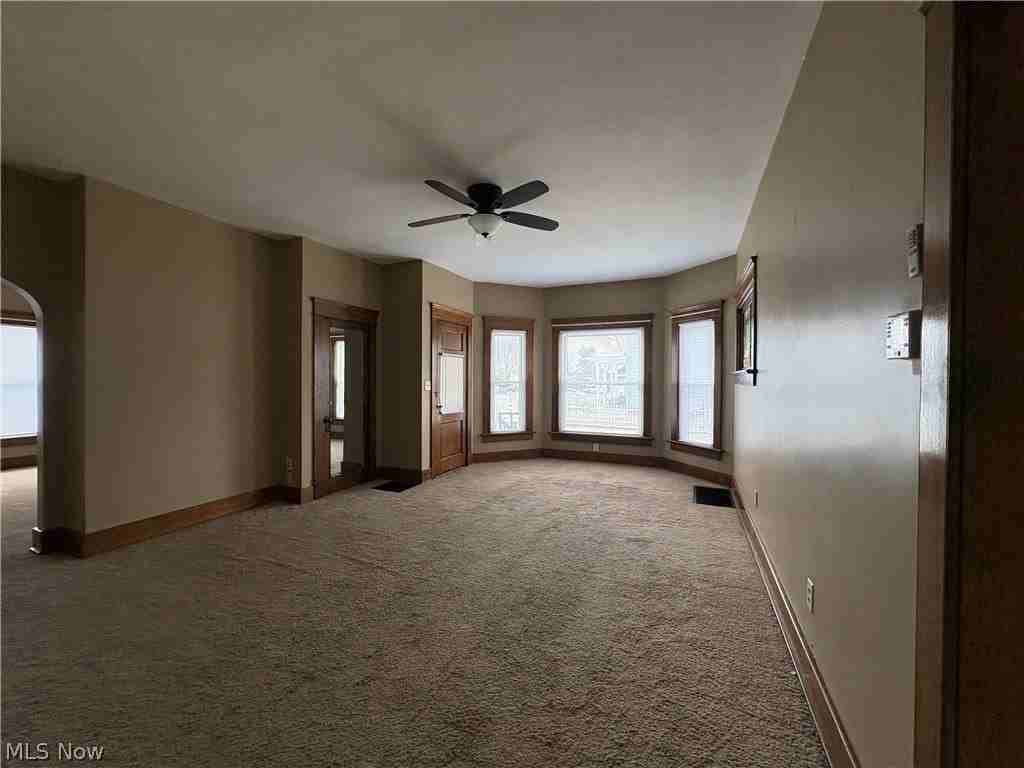 404 3rd St Nw - Photo 6 of 14