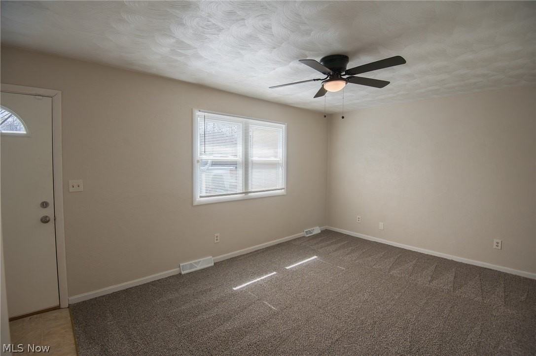 3945 S Schenley Ave - Photo 5 of 12