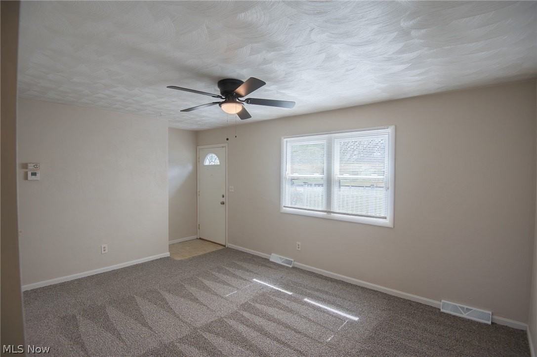 3945 S Schenley Ave - Photo 6 of 12