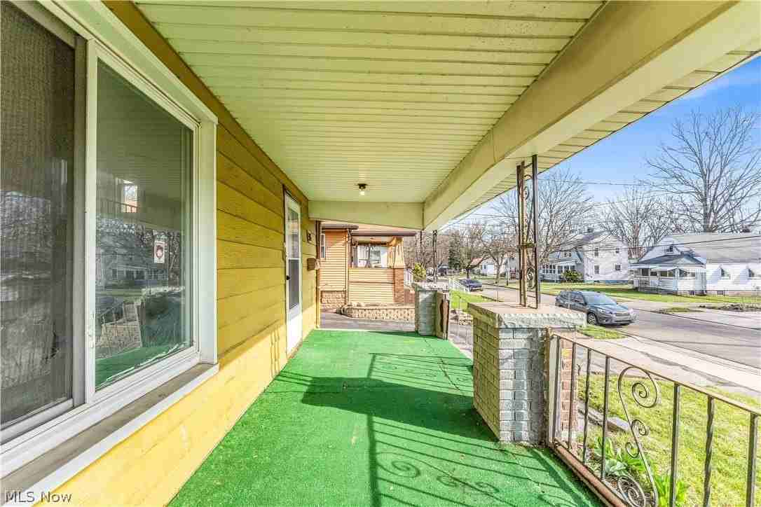 516 Whitney Ave - Photo 3 of 33